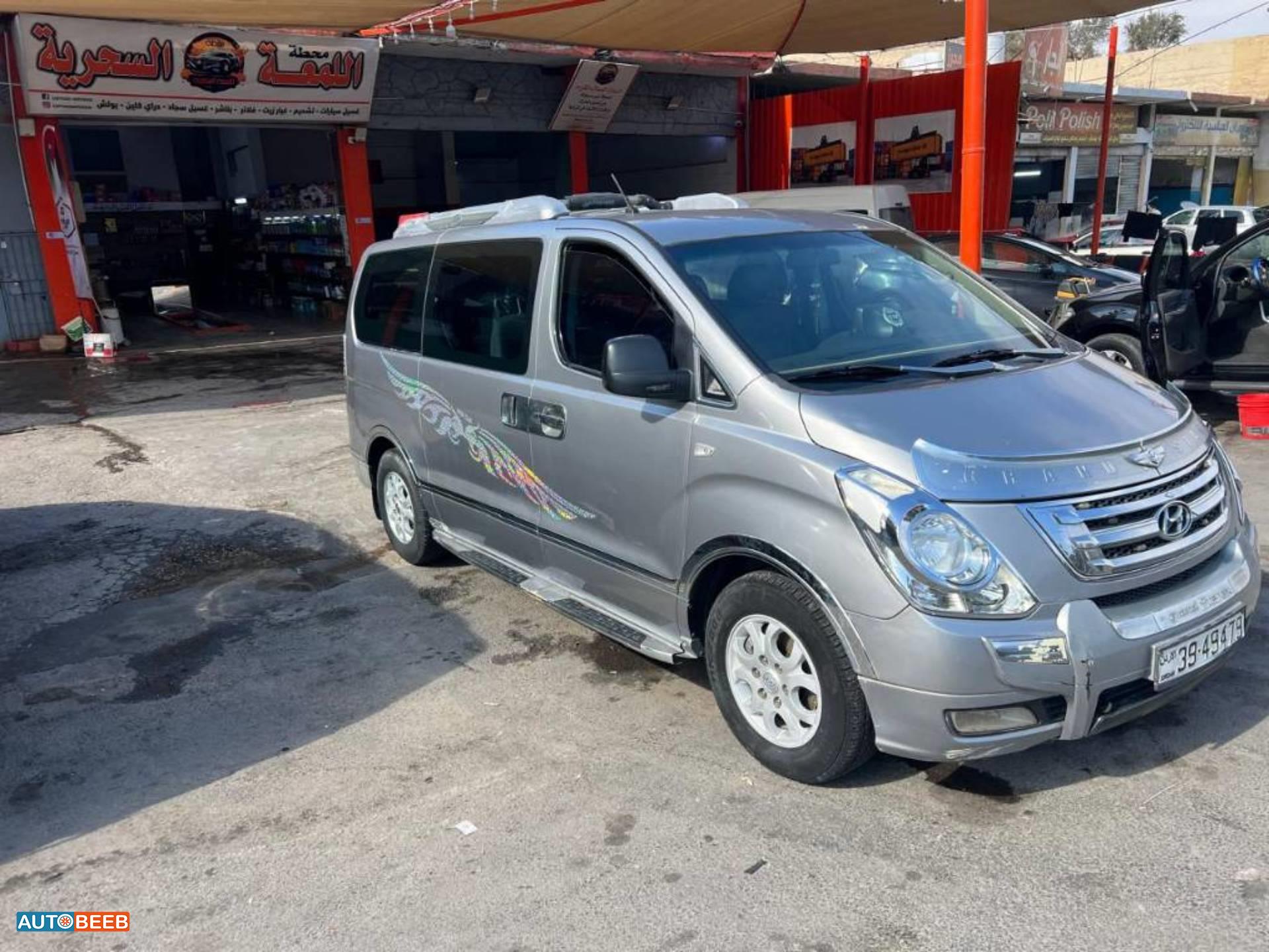 Minibus Hyundai 2012