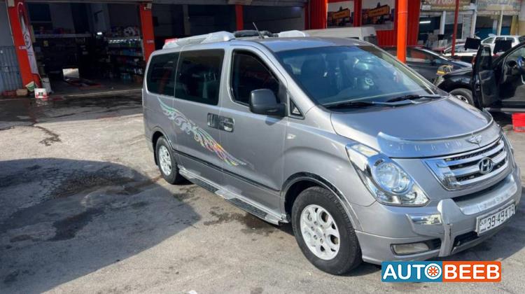 Minibus Hyundai 2012