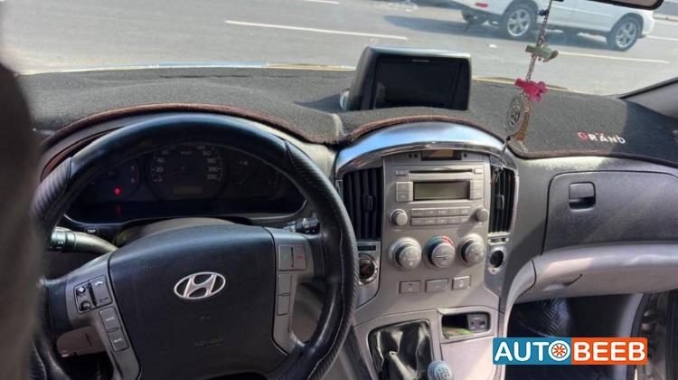 Minibus Hyundai 2012