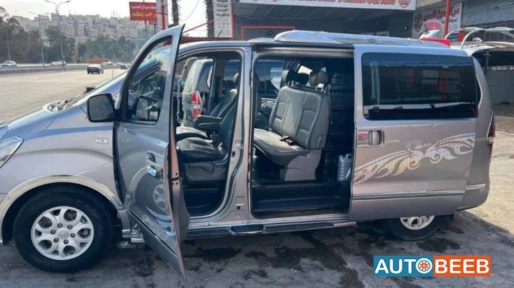 Minibus Hyundai 2012