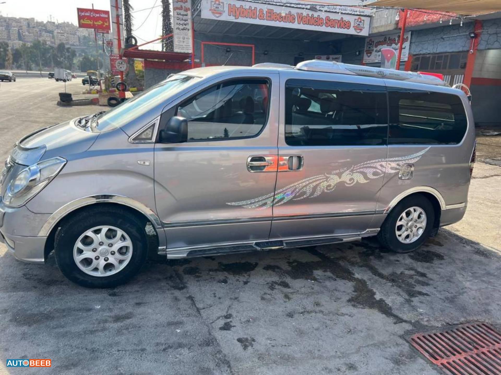Minibus Hyundai 2012