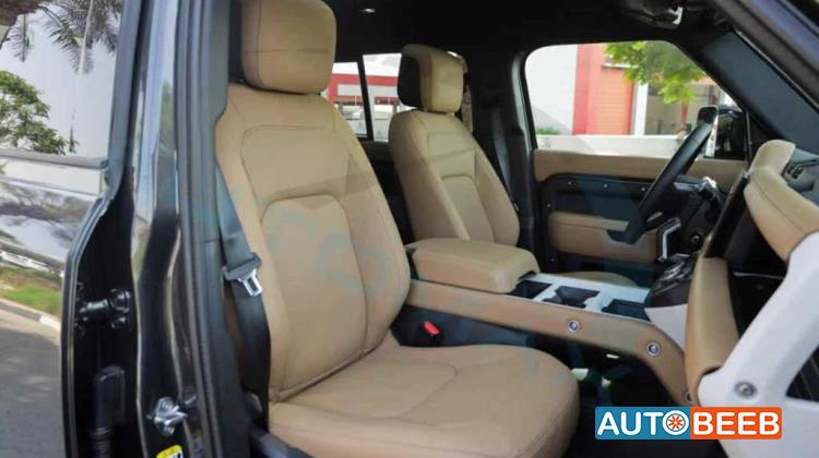 Land Rover Defender 2025