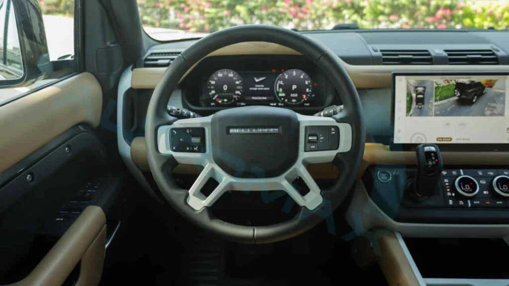 Land Rover Defender 2025