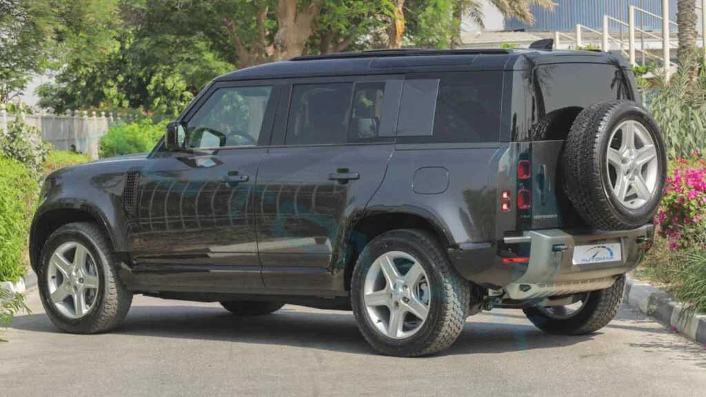 Land Rover Defender 2025