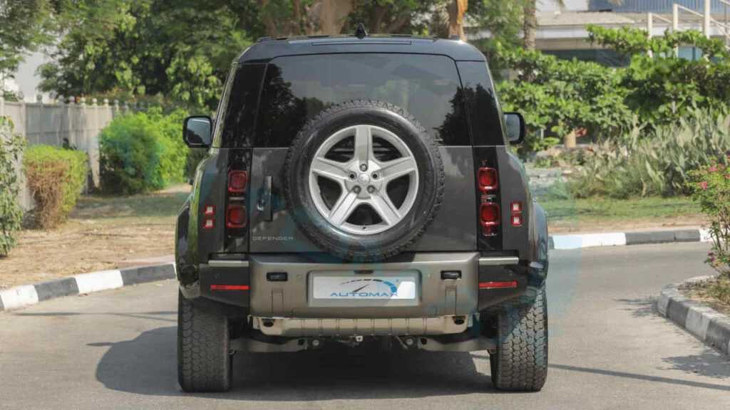 Land Rover Defender 2025