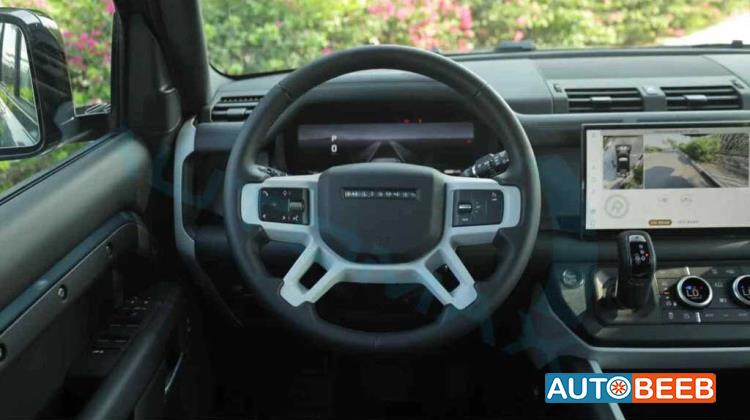 Land Rover Defender 2025