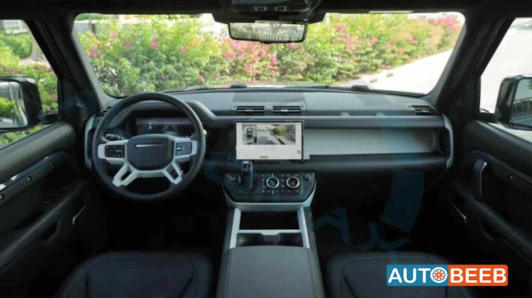 Land Rover Defender 2025