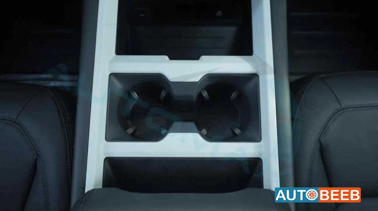 Land Rover Defender 2025