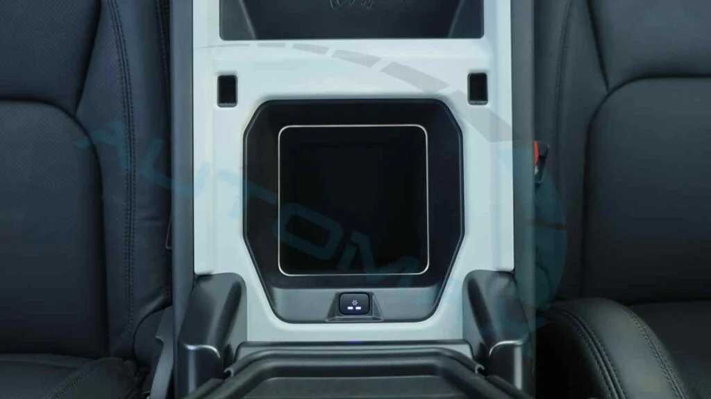 Land Rover Defender 2025