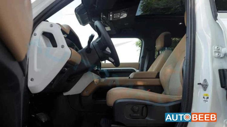 لاندروفر ديفندر 2025