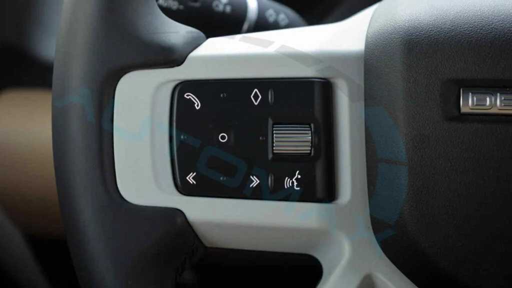 لاندروفر ديفندر 2025