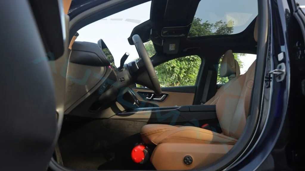 مرسيدس بنز E200 2026