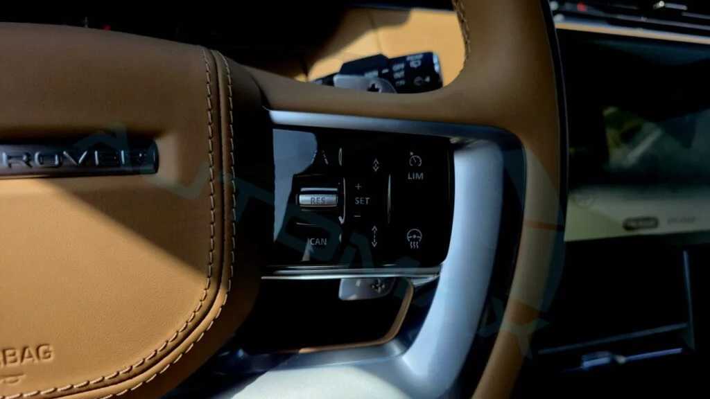 لاندروفر رينج روفر 2025