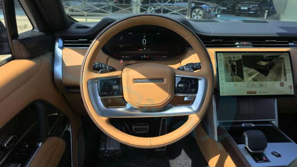 لاندروفر رينج روفر 2025