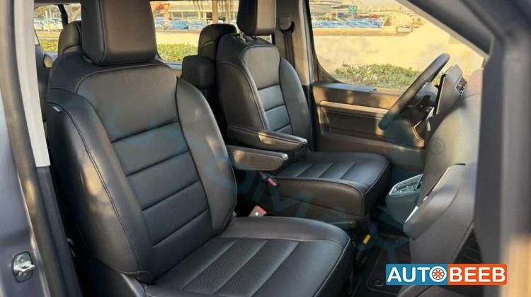 Minibus Citroen 2026