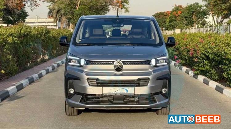 Minibus Citroen 2026