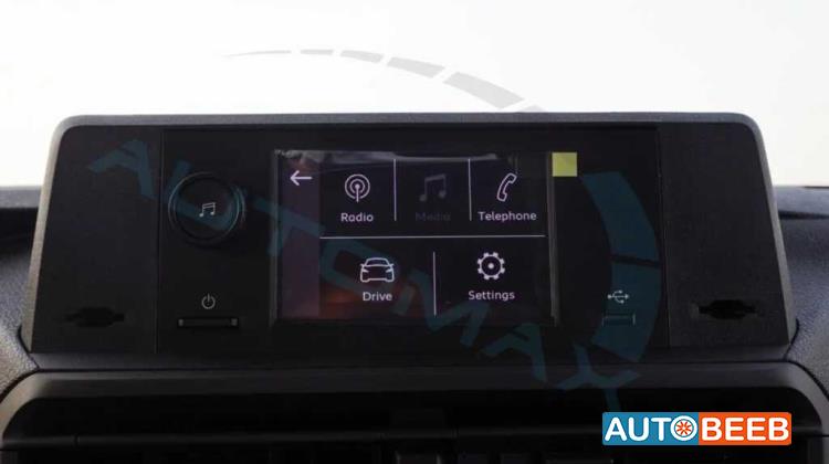 Minivan Citroen 2025