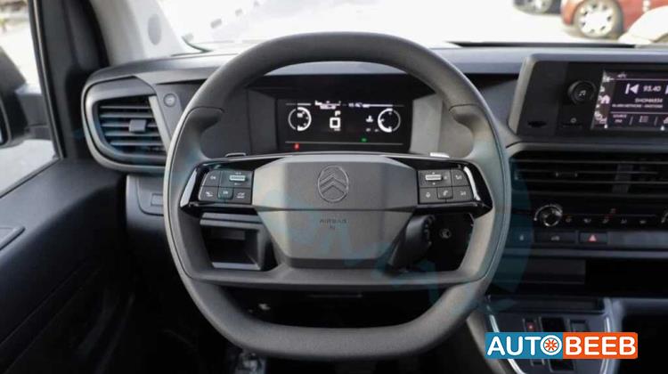 Minivan Citroen 2025