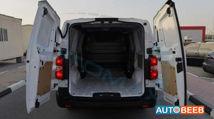 Minivan Citroen 2025