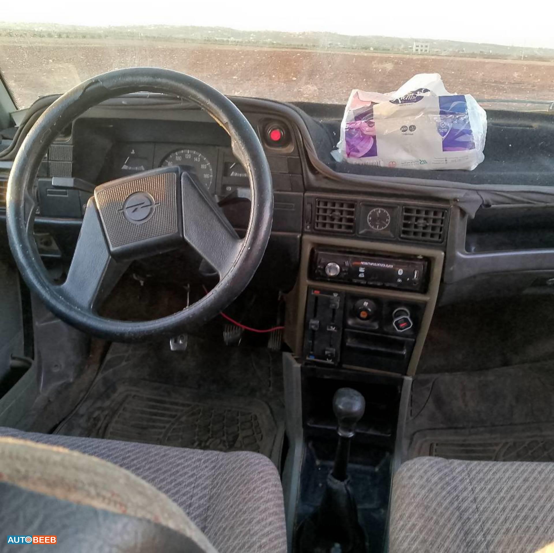 اوبل كاديت 1988