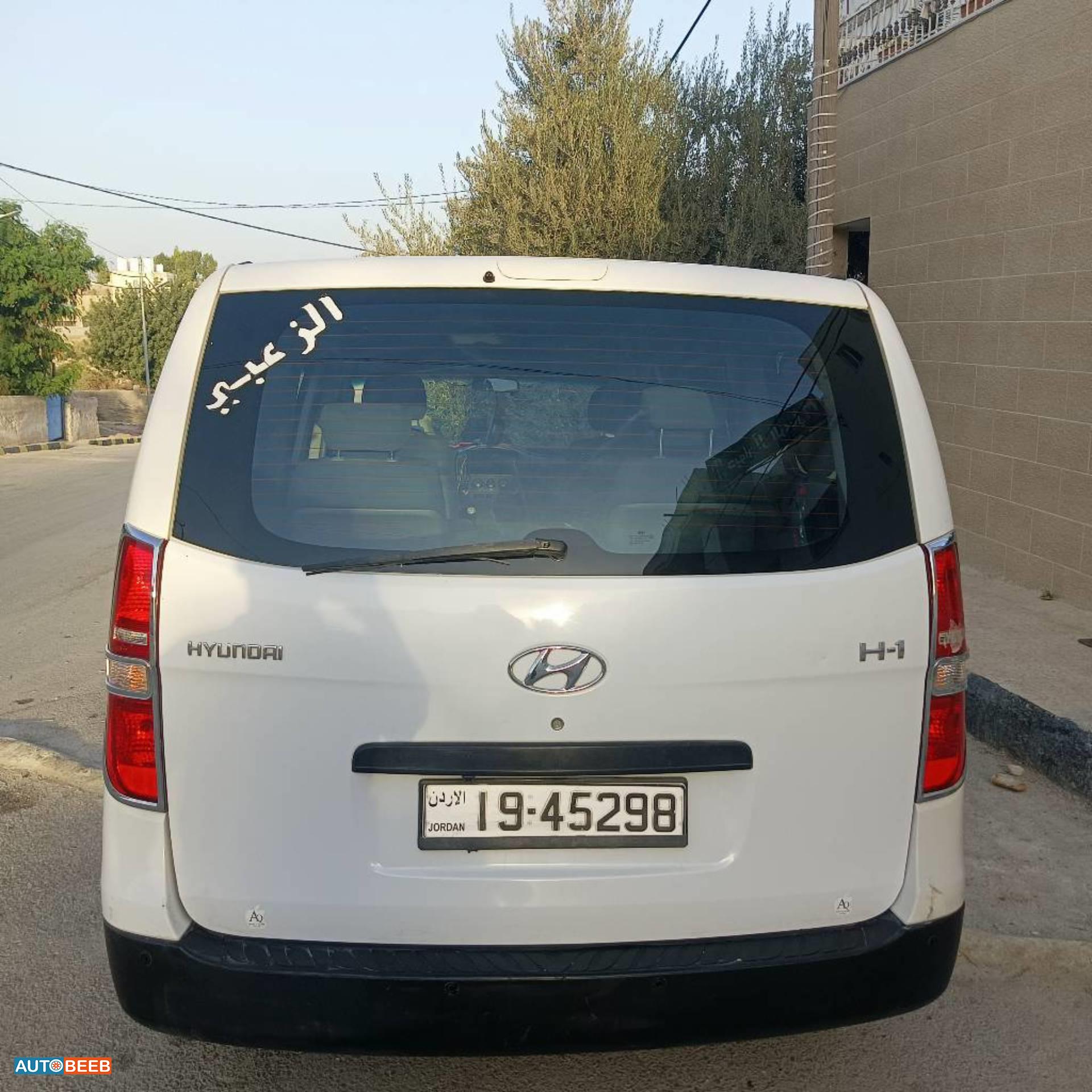 ميني باص هيونداي 2015