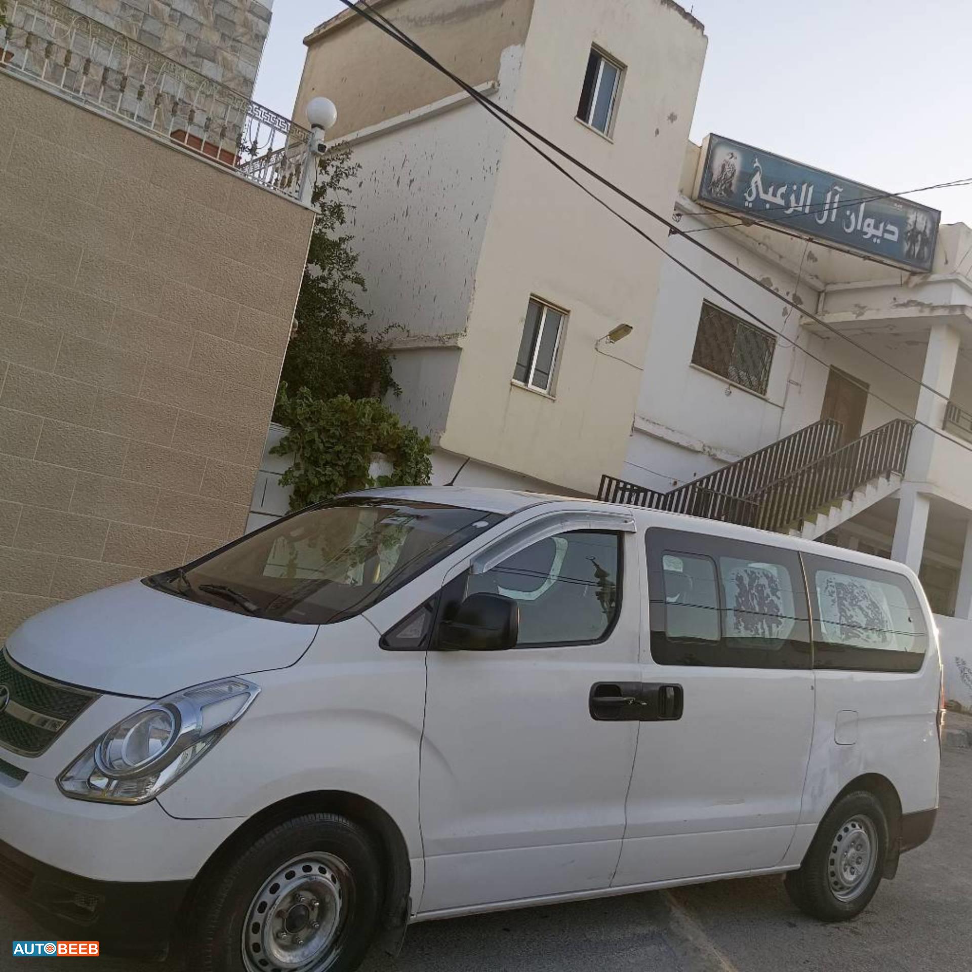 ميني باص هيونداي 2015