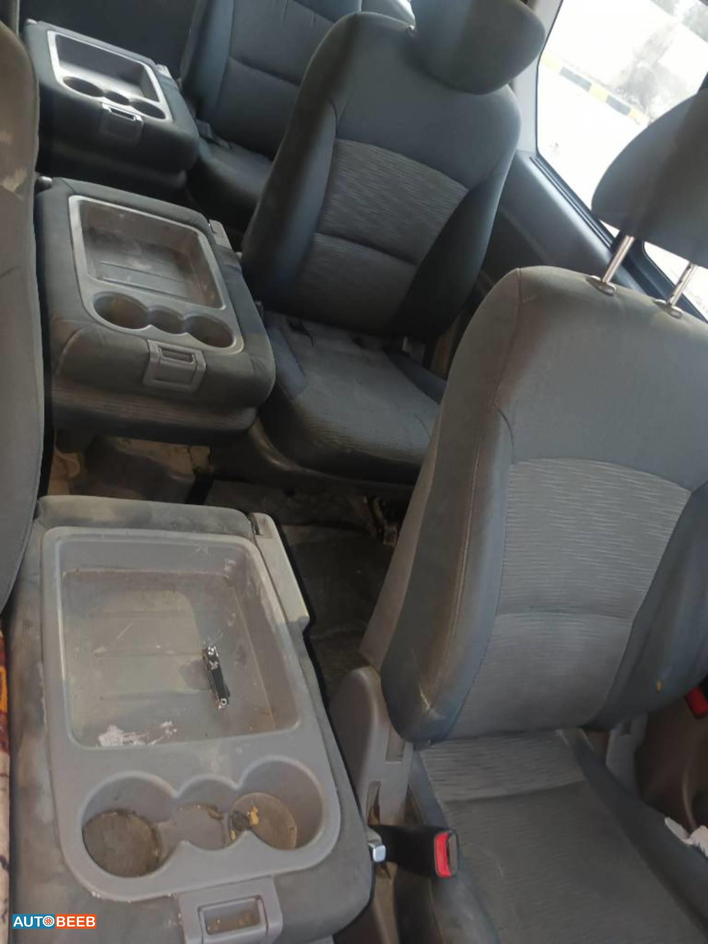 ميني باص هيونداي 2015