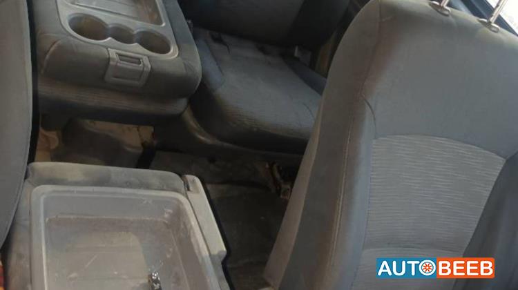 ميني باص هيونداي 2015