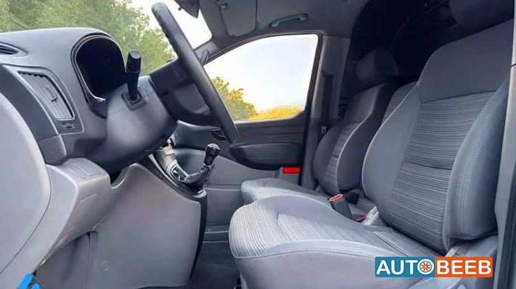 Minivan Hyundai 2019