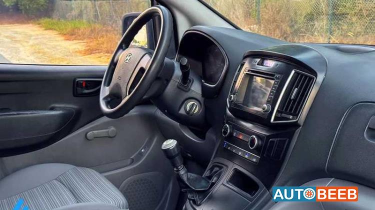 Minivan Hyundai 2019