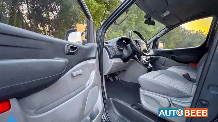 Minivan Hyundai 2019