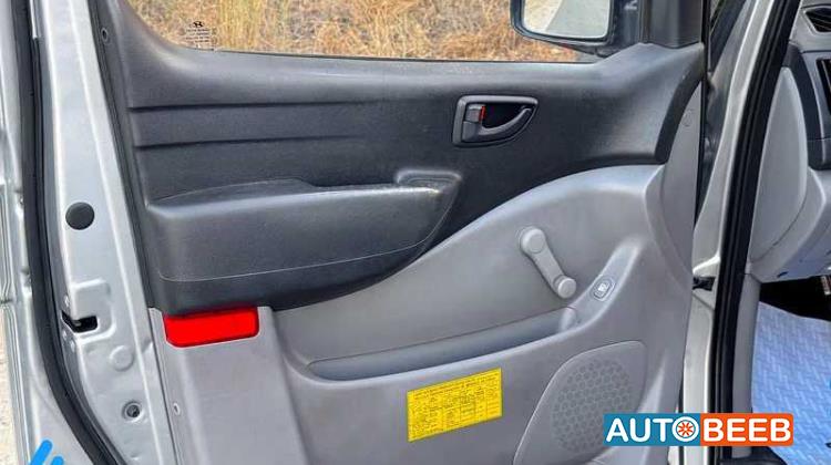 Minivan Hyundai 2020