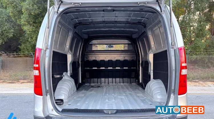 Minivan Hyundai 2020