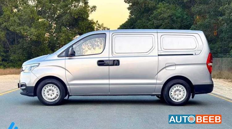 Minivan Hyundai 2020