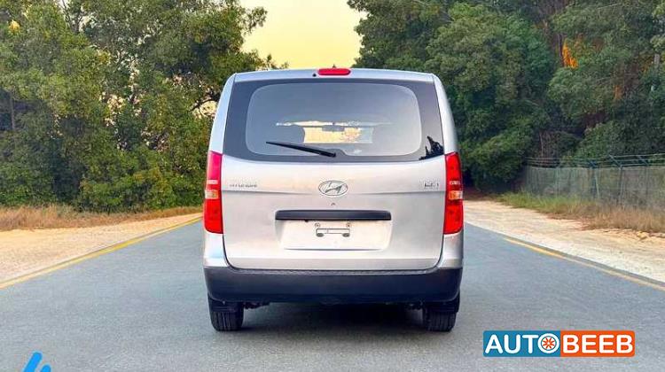 Minivan Hyundai 2020