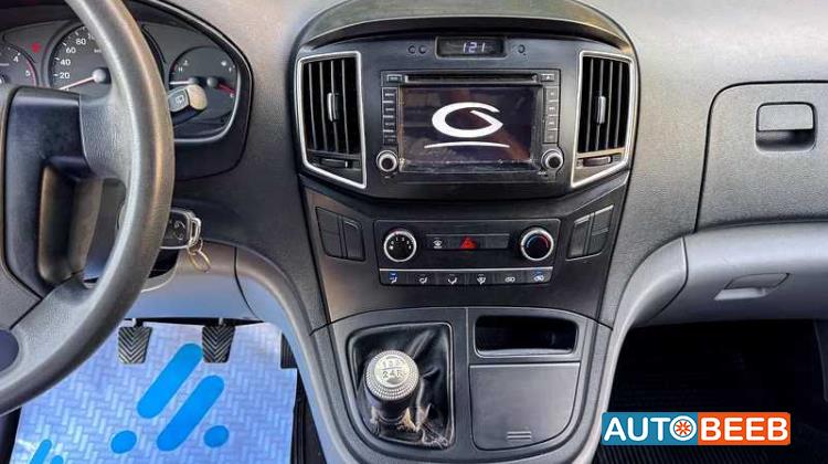 Minivan Hyundai 2020