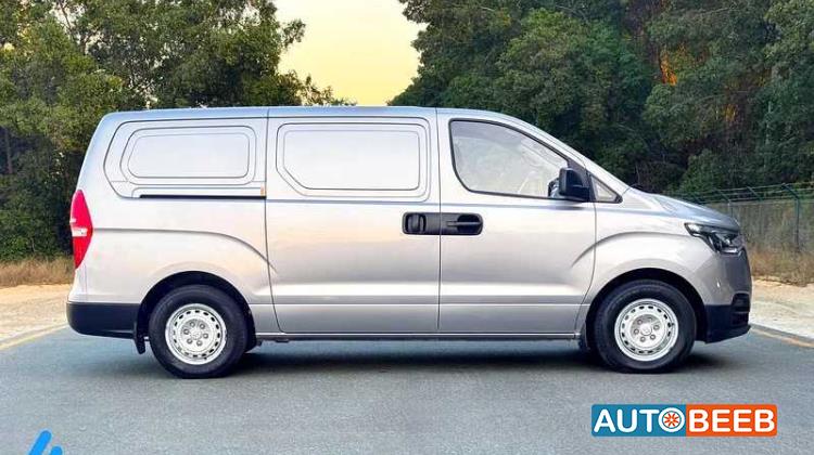 Minivan Hyundai 2020