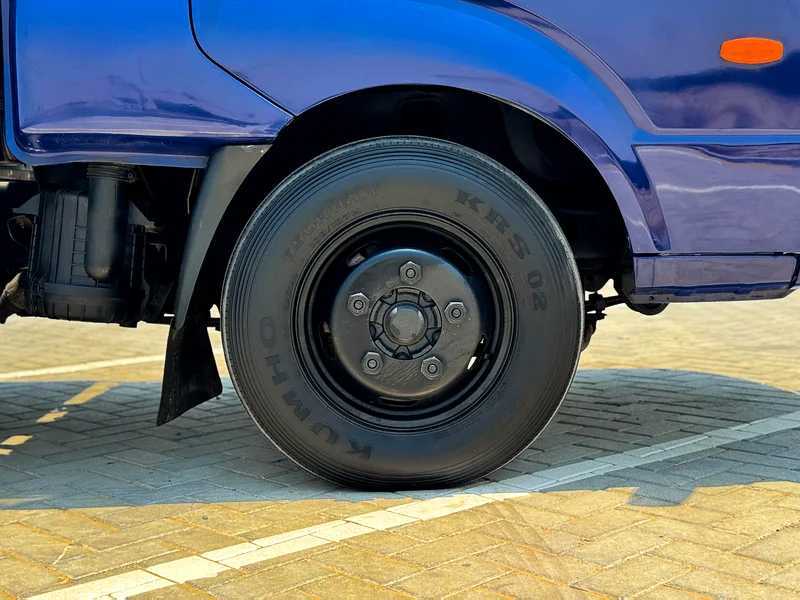 كيا بنجو 2011