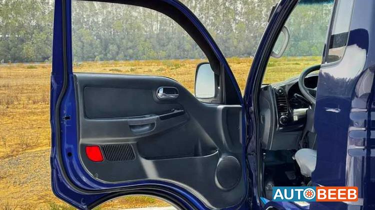 كيا بنجو 2011