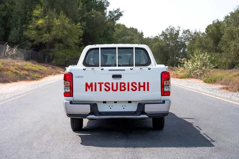 Mitsubishi L200 2023