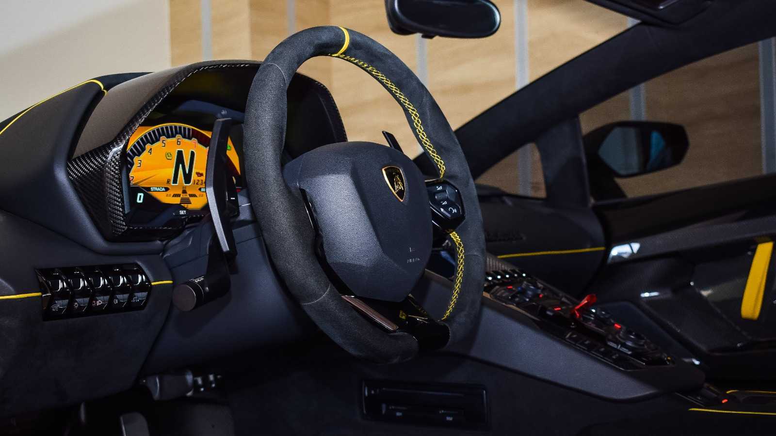 Lamborghini Aventador 2016