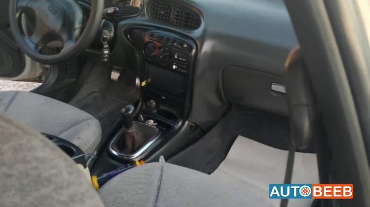 هيونداي افانتي 1997