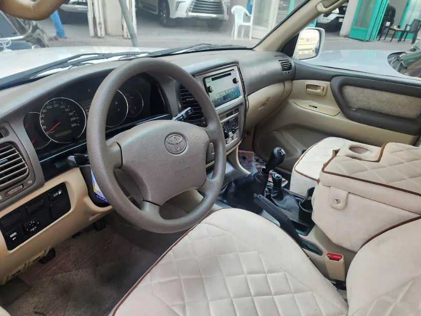 تويوتا لاندكروزر 2005