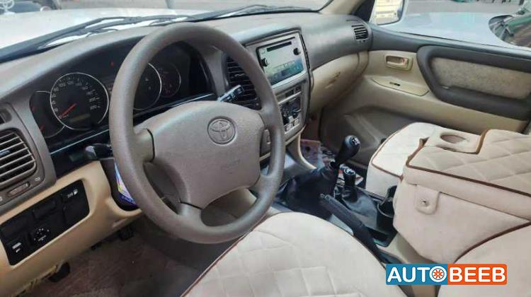 تويوتا لاندكروزر 2005