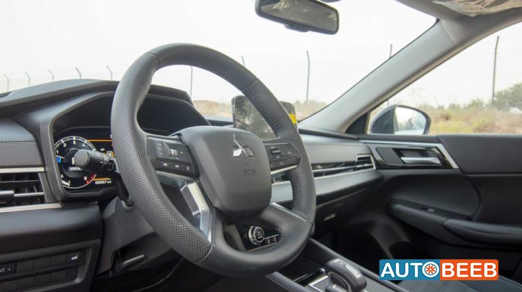 Mitsubishi Outlander 2023