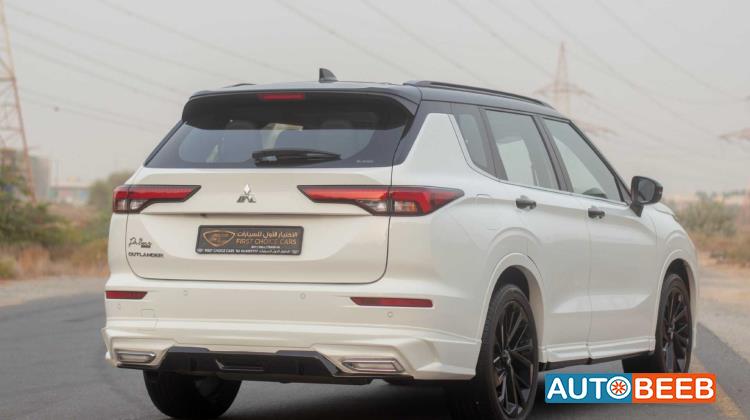 Mitsubishi Outlander 2023