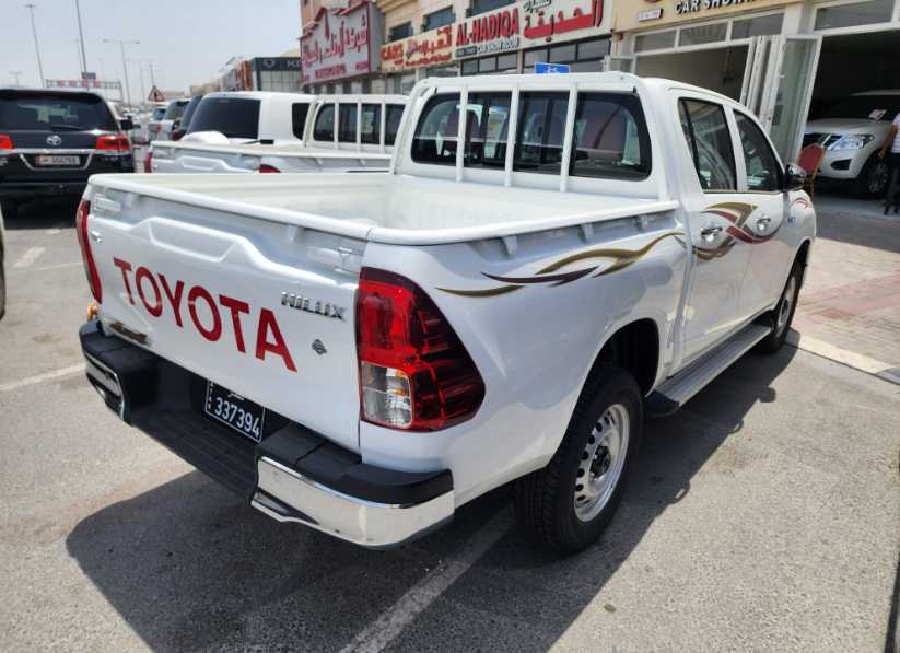 تويوتا هيلوكس 2025