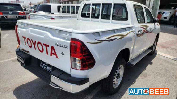 تويوتا هيلوكس 2025