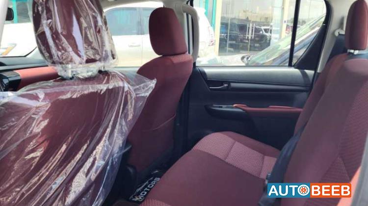 تويوتا هيلوكس 2025