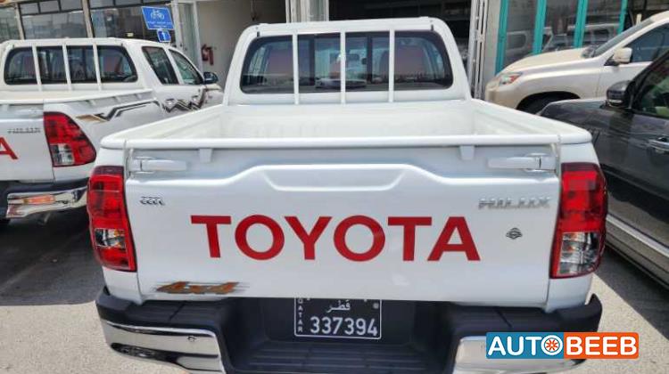 تويوتا هيلوكس 2025